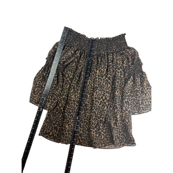 Max Studio Womens Off The Shoulder Leopard Print Tan Black Top Size Small - Picture 5 of 7